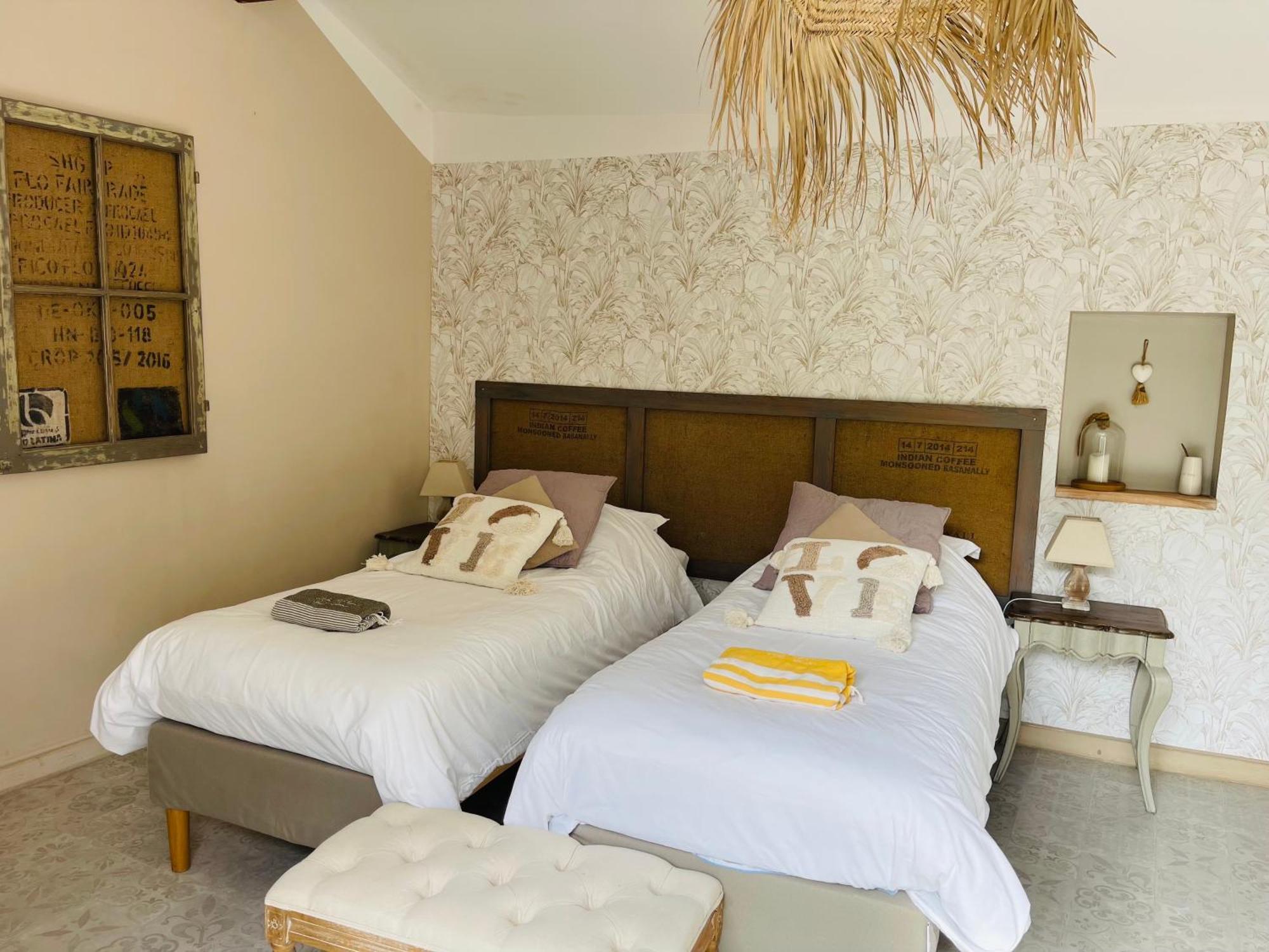 La Bastide Des Songes - Demeure D'Hotes Robion en Luberon ภายนอก รูปภาพ